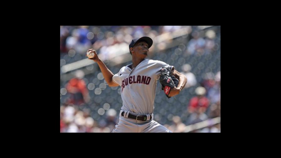 Guardianes supera por 2-1 a Mellizos y Clase salva su número 19