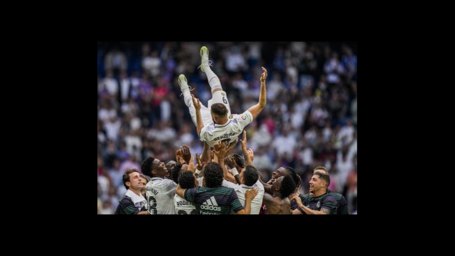 Benzema anota en su último juego con el Madrid; Valladolid desciende Benzema anota en su último juego con el Madrid; Valladolid desciende