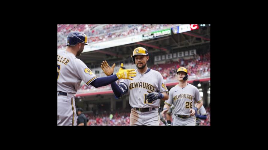 Con grand slam de Perkins, Cerveceros se imponen a Rojos