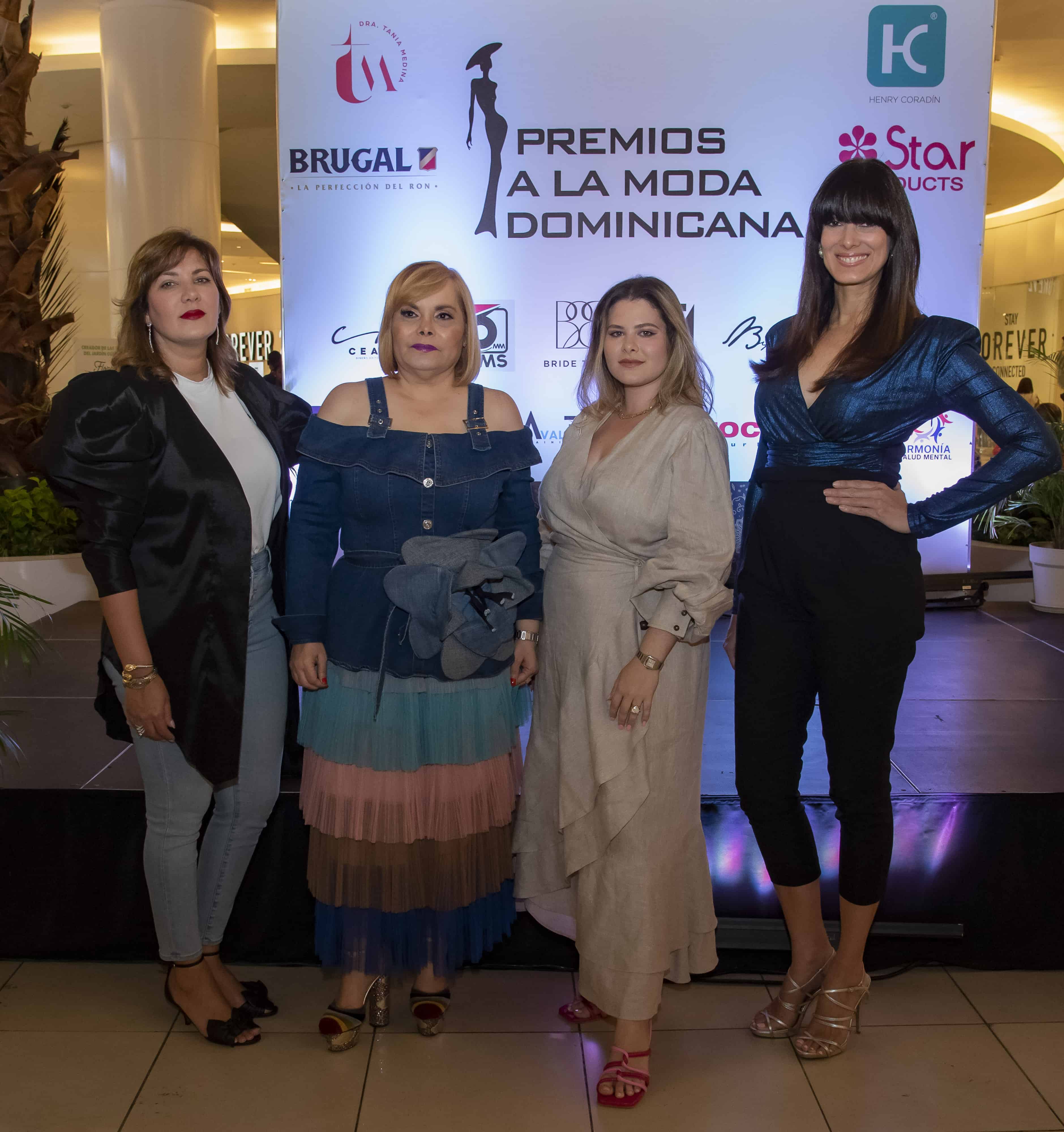 Glenny Hernández, Rommy Grullón, Loren Cabrero y Jeymi Hernández.