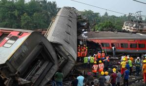 El rey Carlos III expresa su conmoción y tristeza por el accidente de tren en la India