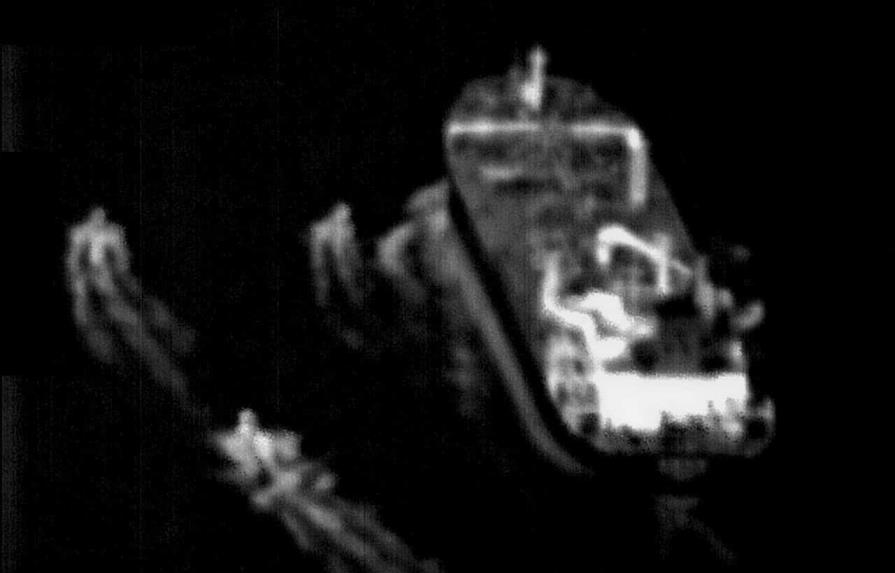 Marina EE.UU. dice que la Guardia Revolucionaria iraní acosó a un barco en Ormuz