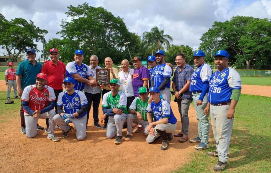 Liga Los Macos de la ACD inaugura su XXVIII torneo de softbol