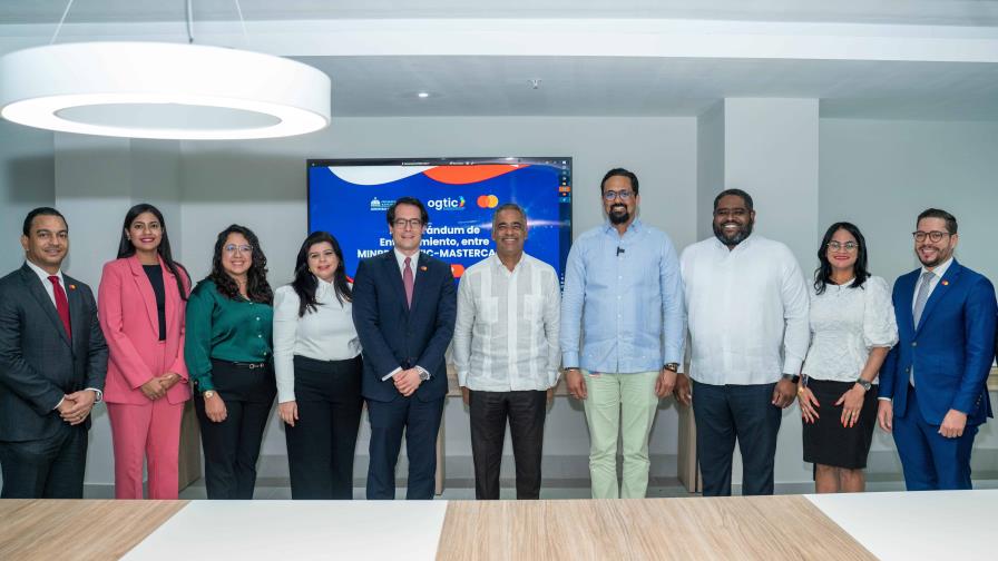 Gobierno dominicano firma acuerdo con Mastercard para impulsar la transformación digital