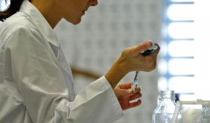 La terapia neoantígena individualizada reduce el riesgo de recaída y muerte por melanoma