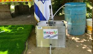 Dispositivo para filtrar agua contaminada en potable