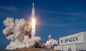 La NASA y SpaceX env&iacute;an una nueva misi&oacute;n de carga a la EEI