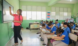 Desde hace 30 años escuelas inscriben estudiantes sin acta de nacimiento