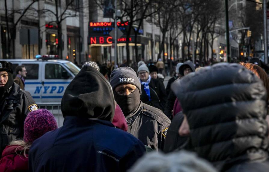 Un reporte denuncia detenciones y cacheos policiales excesivos e ilegales en Nueva York