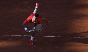 Djokovic apaga la revuelta de Khachanov y espera en semis a Alcaraz