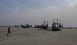 Un barco con 180 refugiados se esfuma. Una llamada frenética ayuda a desentrañar el misterio