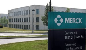 Merck demanda a gobierno de EE.UU. por extorsi&oacute;n del plan para abaratar costo de medicinas