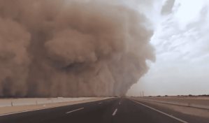 Video | Violenta tormenta de arena cubre el canal de Suez en Egipto