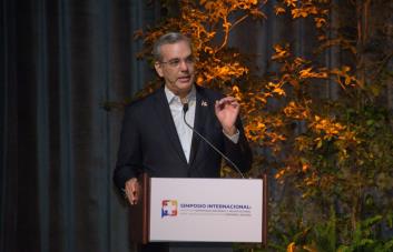 Abinader: “Es impostergable que nuestro país se plantee la meta de ser bilingüe”