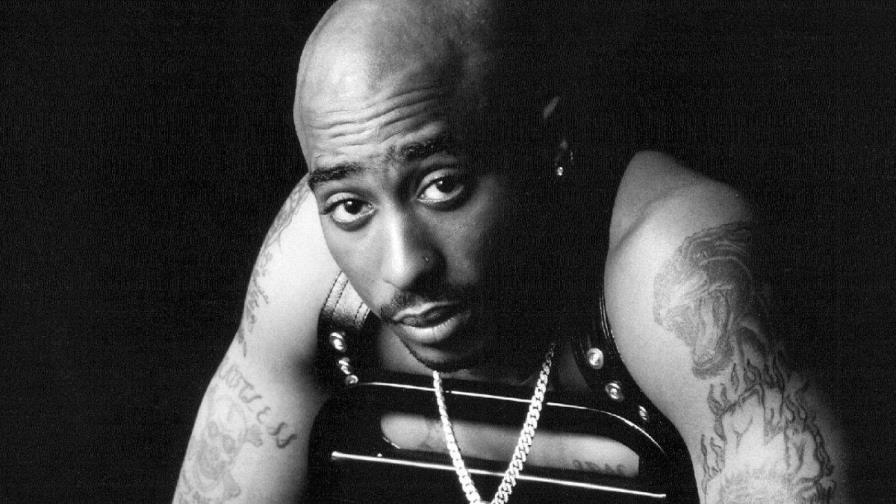 Hollywood coloca en su paseo la estrella de Tupac Shakur 27 años después de su muerte