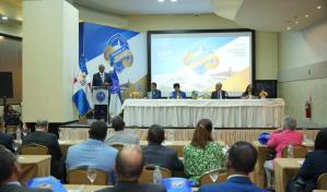 UASD presenta l&iacute;neas estrat&eacute;gicas del redise&ntilde;o curricular
