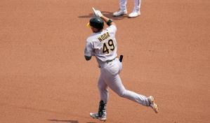 Los Atléticos de Oakland ganan su tercer juego consecutivo