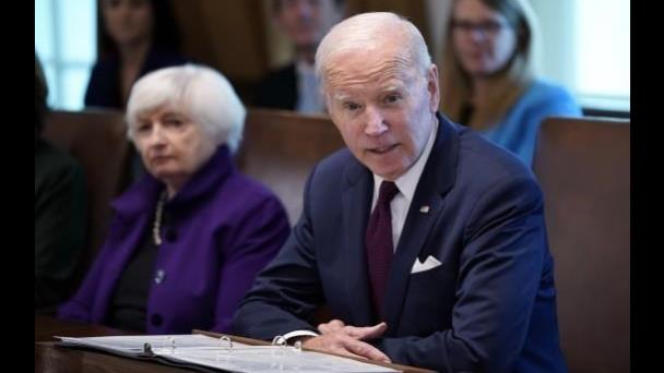 Biden llama a los estadounidenses a protegerse del humo de los incendios de Canadá