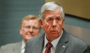 Misuri promulga una ley que restringe el acceso de menores trans a tratamientos