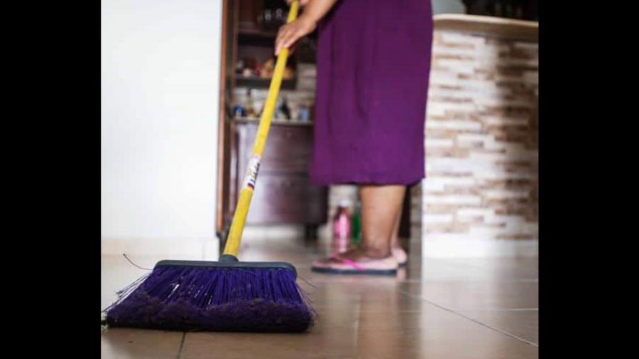 Declaran inconstitucional resolución que regulariza el trabajo doméstico