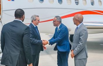 Abinader se reúne con dominicanos residentes en Bahamas previo a cumbre de Caricom