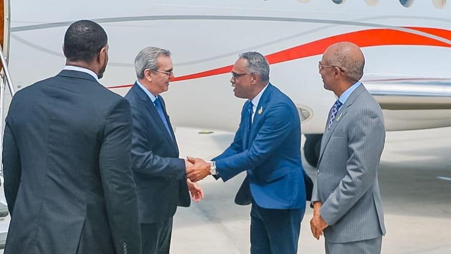 Abinader se reúne con dominicanos residentes en Bahamas previo a cumbre de Caricom