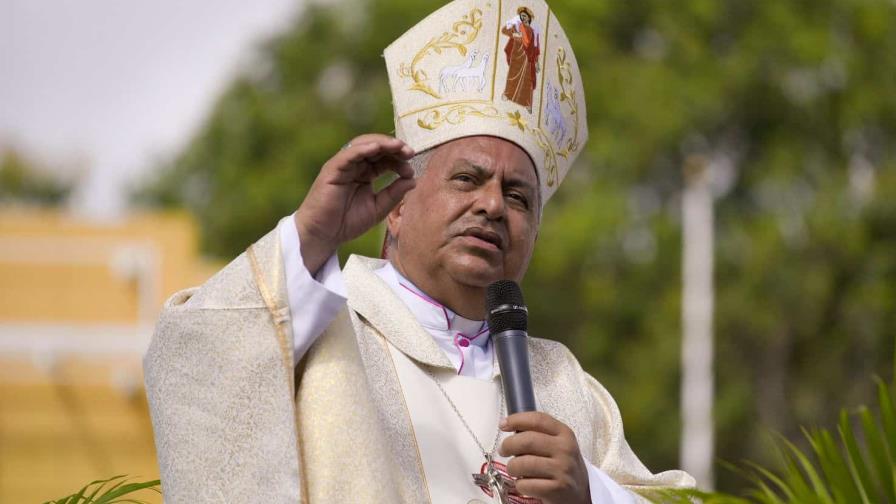 Monseñor Benito Ángeles renuncia como obispo auxiliar de Santo Domingo