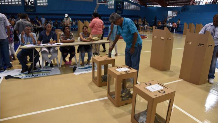 Santiago y el Distrito Nacional luchan en pareja a nivel de votos