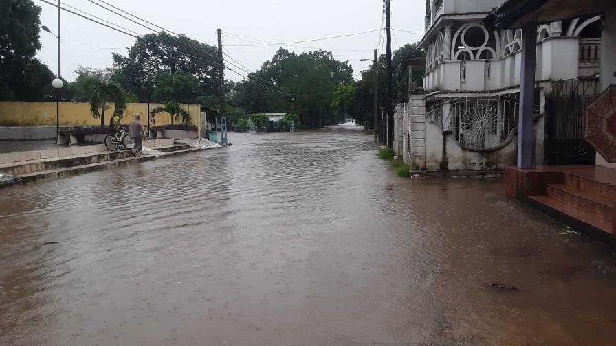 Un fuerte temporal de lluvias deja en Cuba un fallecido, evacuados y daños materiales