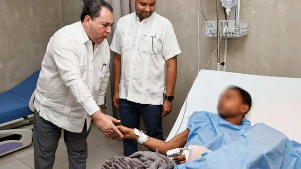 Médicos salvan mano cercenada a adolescente de San Pedro de Macorís