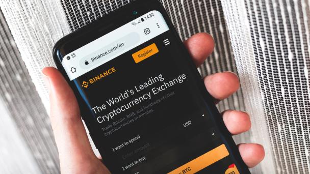 Binance detiene las operaciones con dólares en Estados Unidos