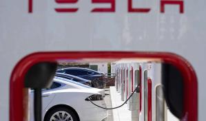 Autos eléctricos de GM podrán usar puestos de carga de Tesla