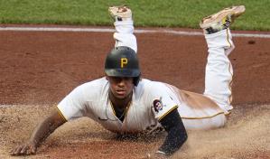 Carlos Santana jonronea y los Piratas hunden más a los Mets