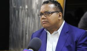 Pochy Familia resulta con fractura tras accidente de tránsito en el sector El Millón