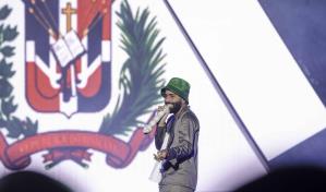 Arcángel con su reguetón y flow cabrón rompe el Estadio Quisqueya