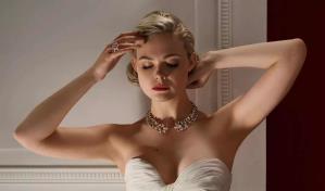 Elle Faning se transforma en Grace Kelly para Cartier