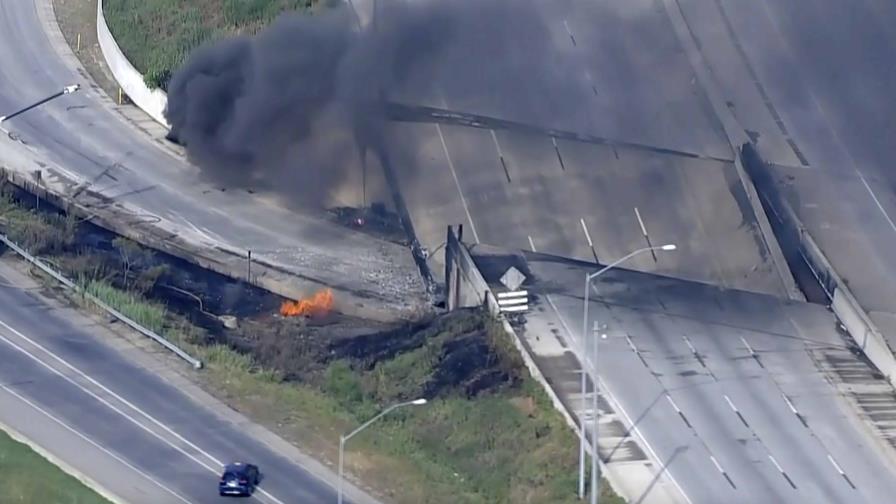 Grandes problemas de tráfico tras colapsar un tramo de la autopista I-95 en Filadelfia