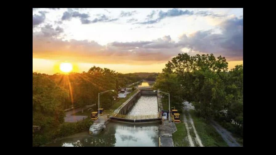 Al menos un muerto al volcar un barco turístico cerca de las cataratas del Niágara