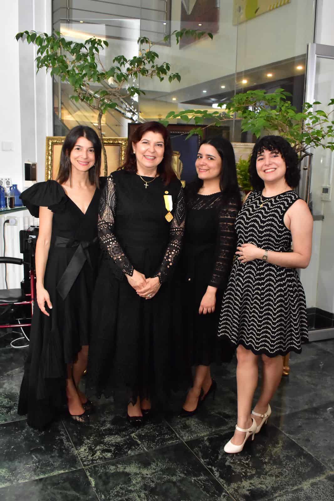 María del Pilar Messina María Rodríguez Nicole Rodríguez y María Gabriella Messina_