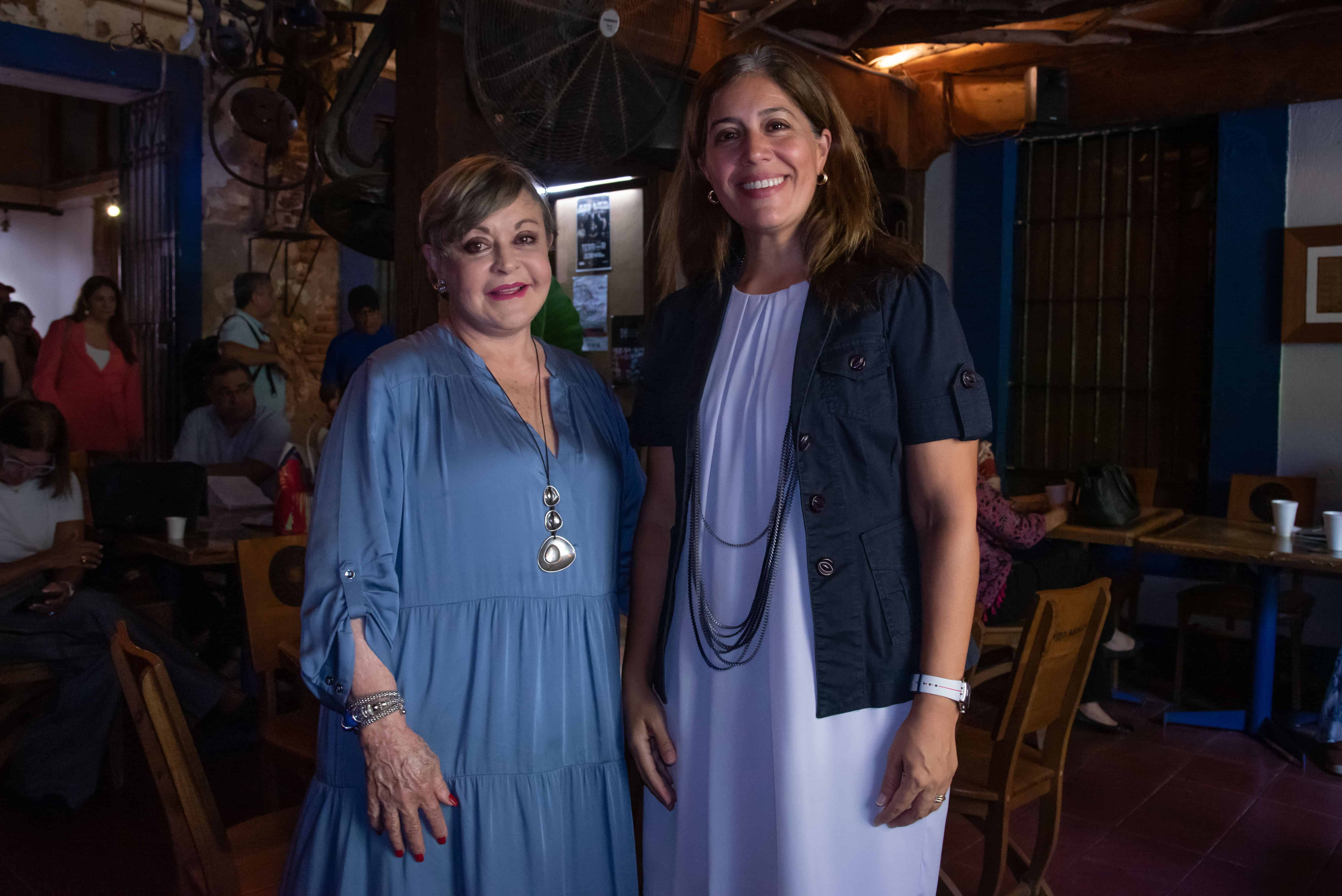 Mayuyi Hernández y María Luisa Benítez.