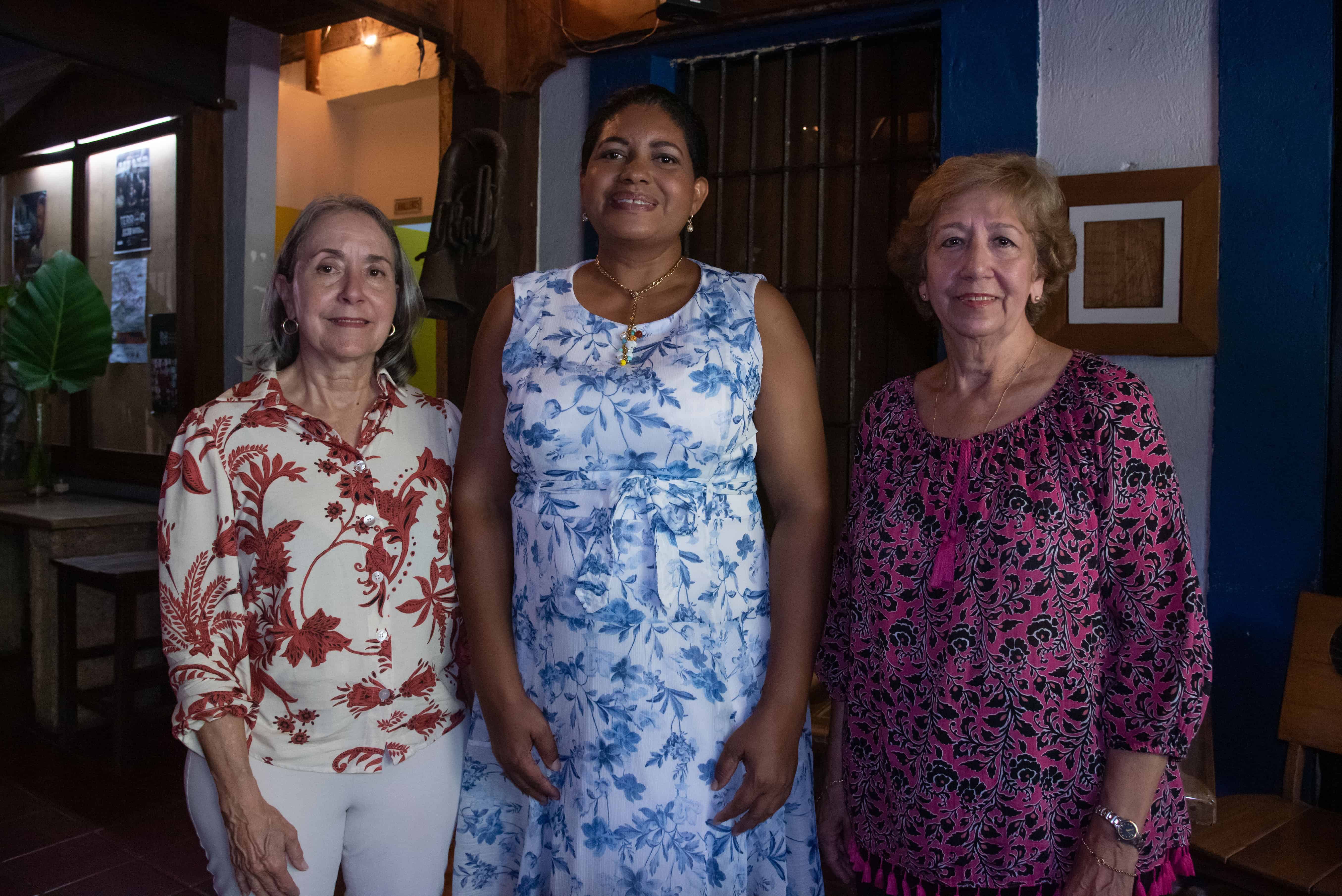 Julia Tavares Bucher, Yris Brito y María Teresa Flores.