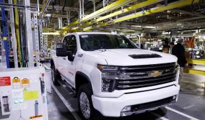 GM anuncia más inversiones en EE.UU. para mantener la producción de vehículos de gasolina