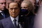A pesar de sus payasadas y los casos judiciales, la clase política italiana homenajea a Berlusconi A pesar de sus payasadas y los casos judiciales, la clase política italiana homenajea a Berlusconi