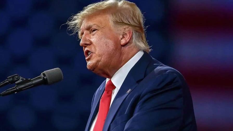 Trump dice que la democracia está en regresión y la justicia tiene doble rasero en EE.UU.