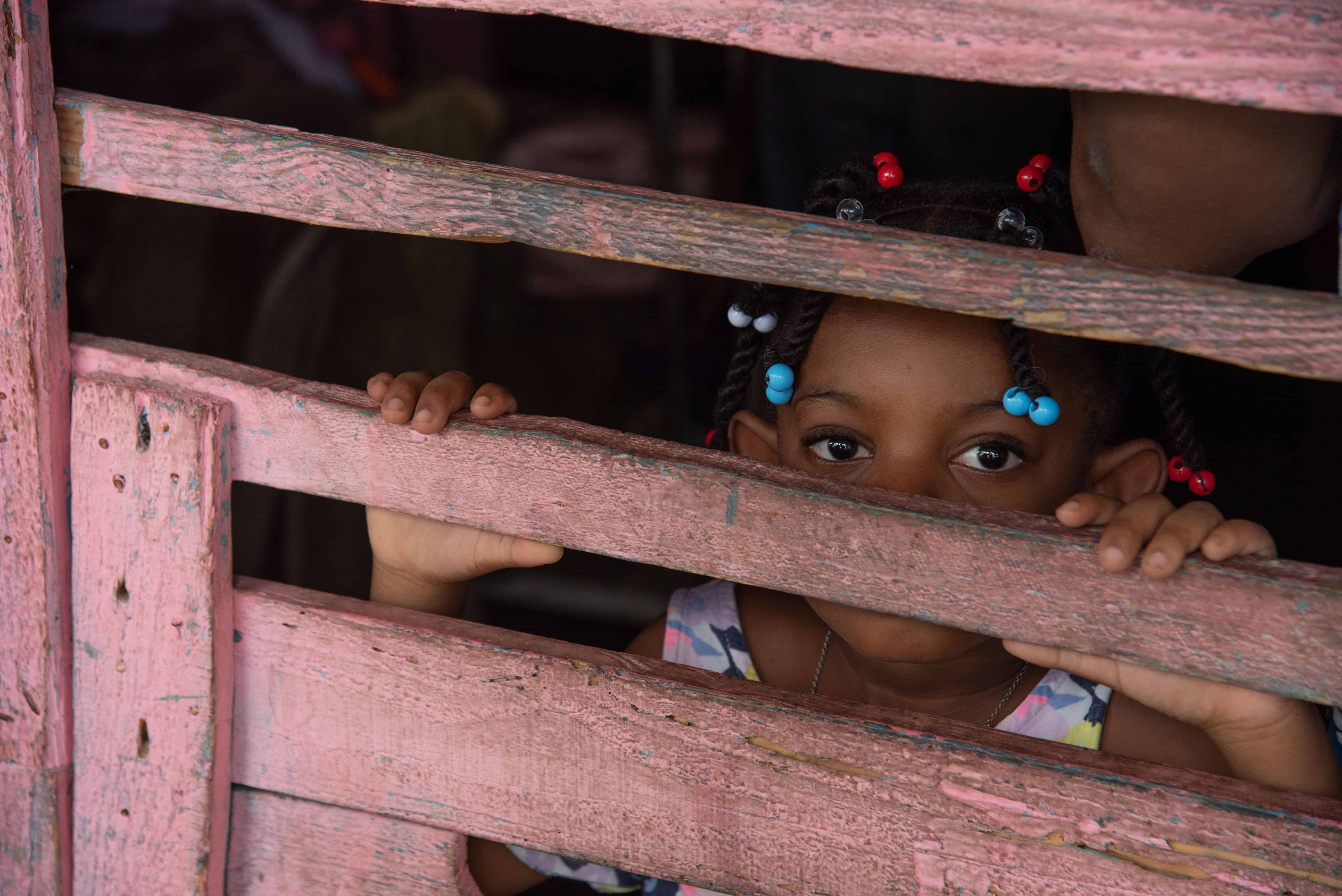 El futuro incierto de los niños que viven en la vieja edificación.