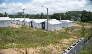 Damnificados del huracán Georges en San Cristóbal siguen esperando que los muden a nuevas viviendas
