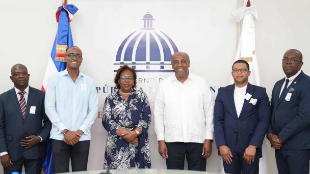 Gobierno dominicano busca ampliar relación con Angola, país productor de petróleo y gas