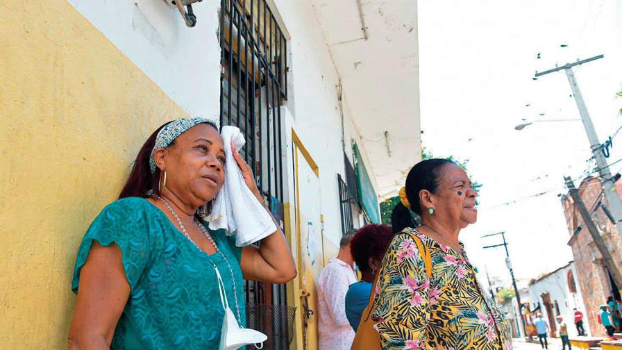 Temperaturas ligeramente calurosas y chubascos dominan el clima de este domingo Temperaturas ligeramente calurosas y chubascos dominan el clima de este domingo