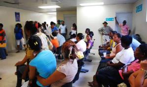 Calor incrementa n&uacute;mero de pacientes deshidratados que van a emergencias