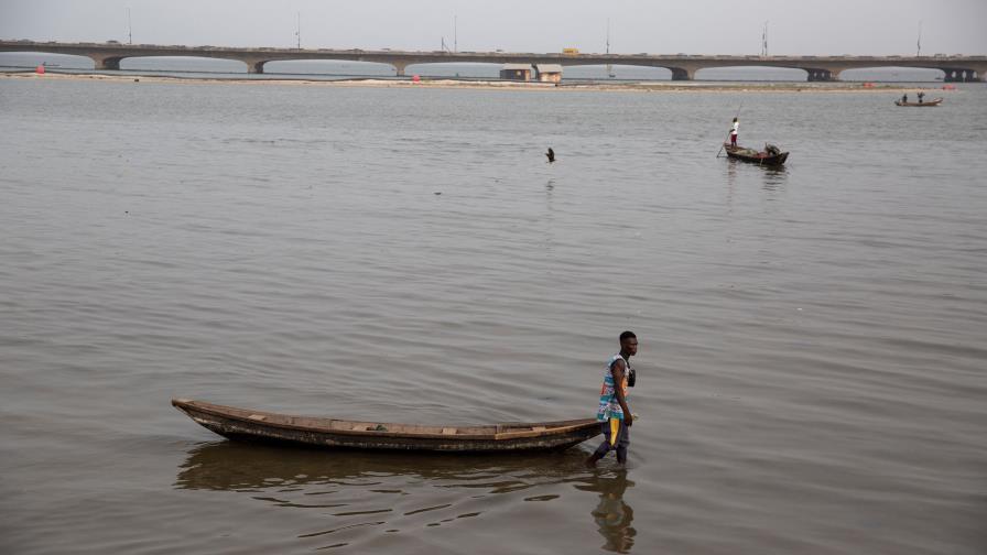 Más de 100 muertos en Nigeria por naufragio de barco en un río